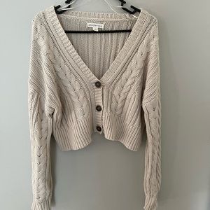 Small Aeropostale cable knit sweater with buttons
